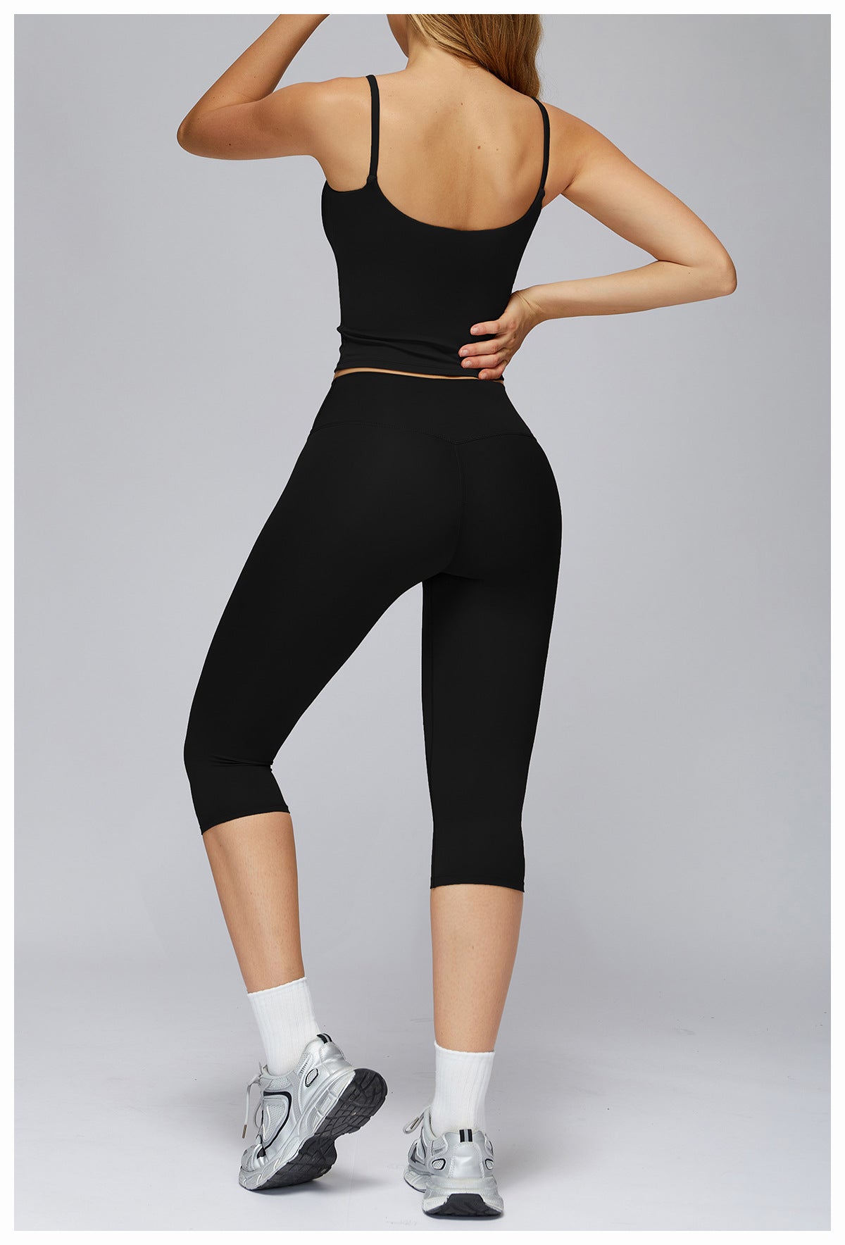 Contour Capri Legging